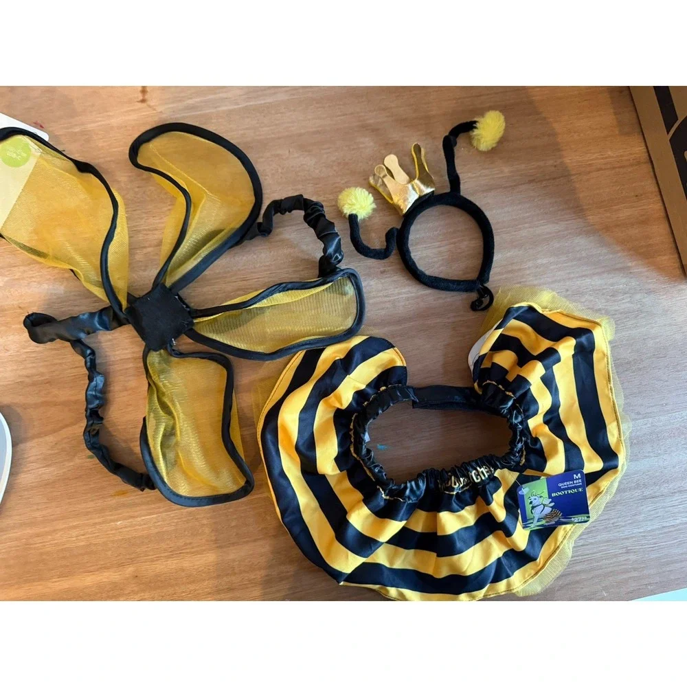 Bootique Queen Bee Dog Costume – Size M (16–18
